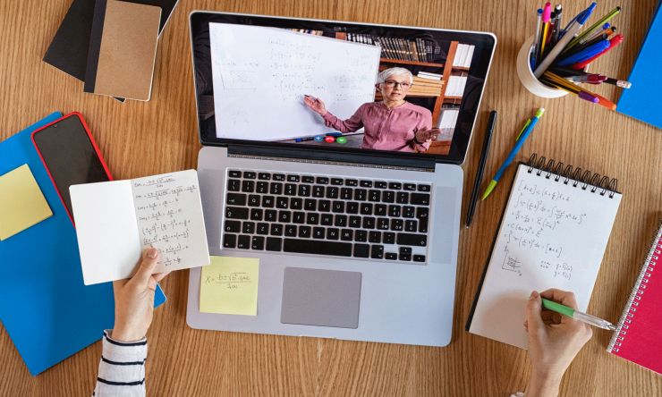 بناء علاقات إيجابية مع أولياء الأمور