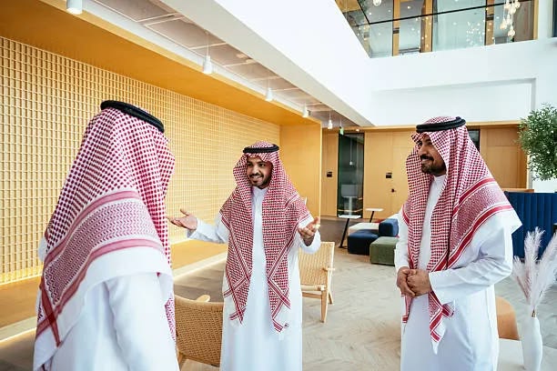بناء ثقافة مدرسية إيجابية: كيف تصنع بيئة عمل تحفّز الإبداع والانتماء
