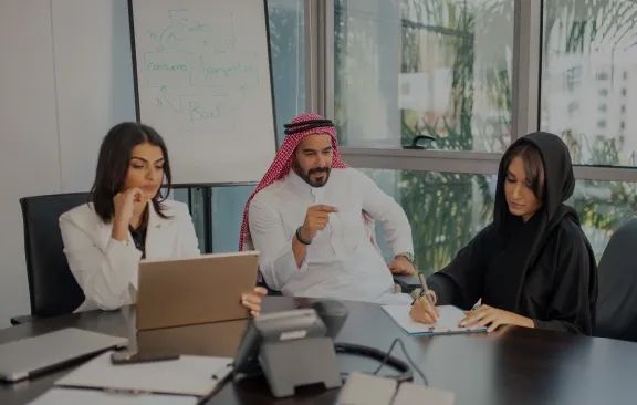 الجدول الذكي ودوره في تطوير التعليم وتحقيق التحول الرقمي في المؤسسات التعليمية